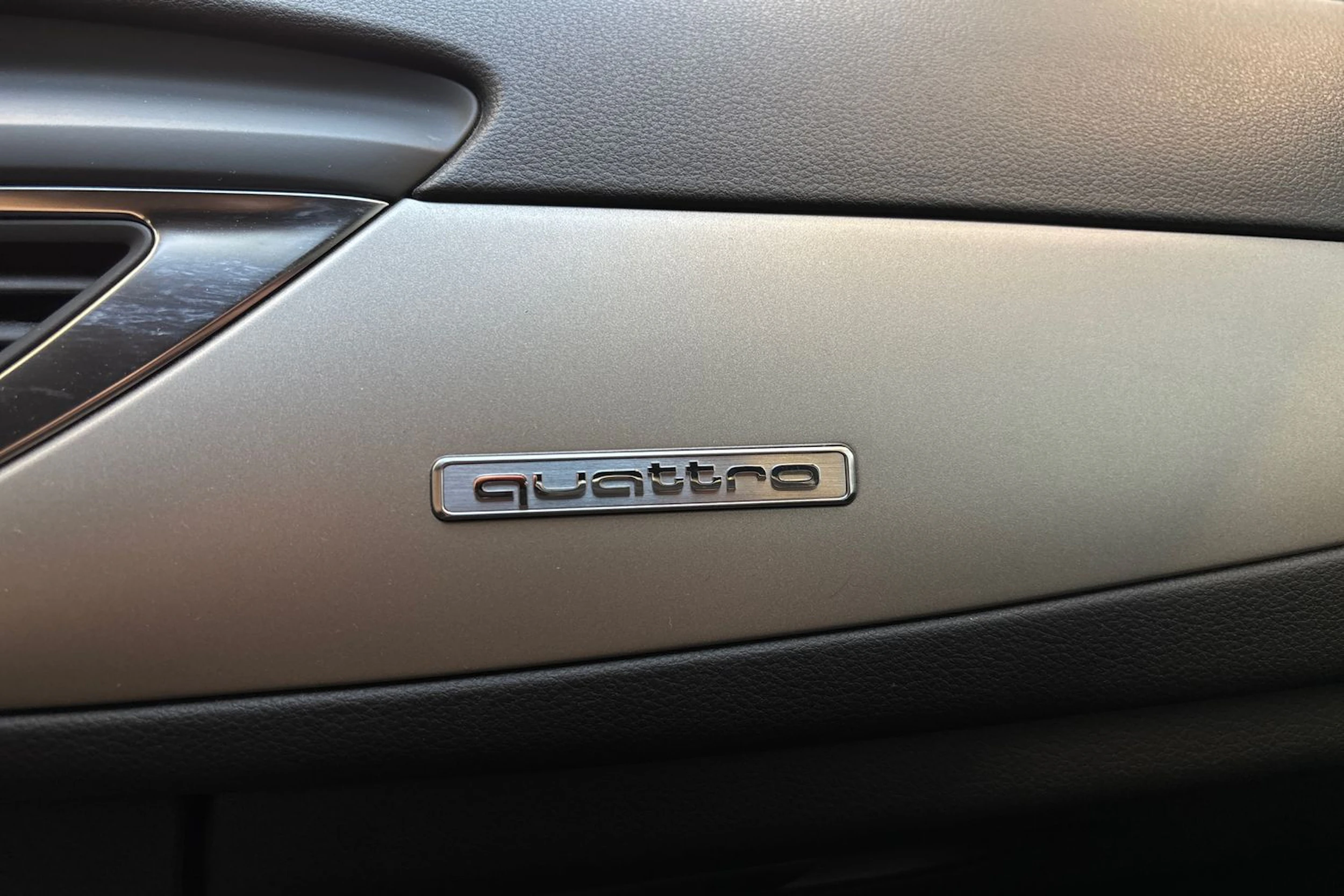 Valkoinen Audi A6 ALLROAD QUATTRO 2019 kuva 23.