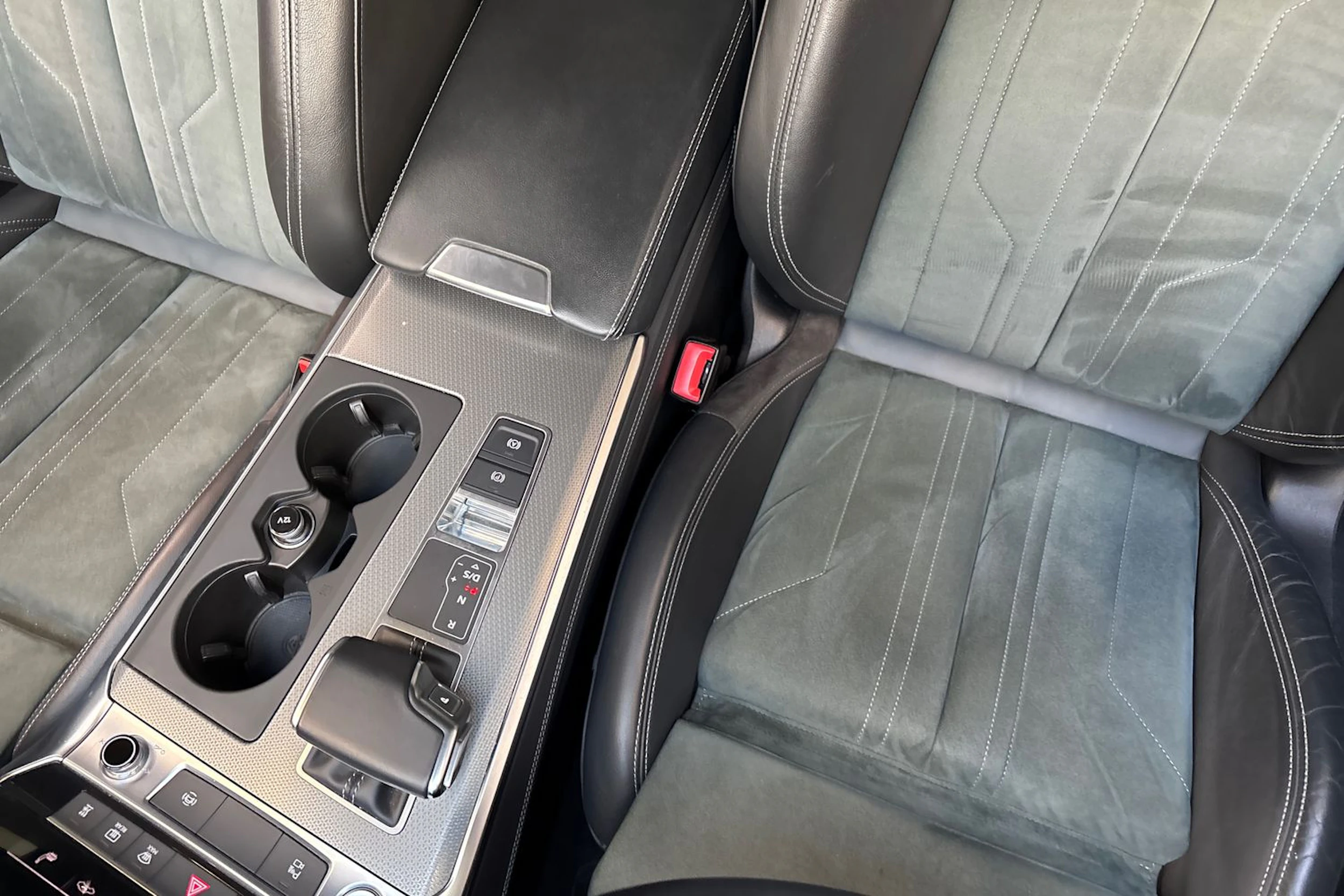 ruskea (beige) Audi A6 allroad quattro 2020 kuva 29.