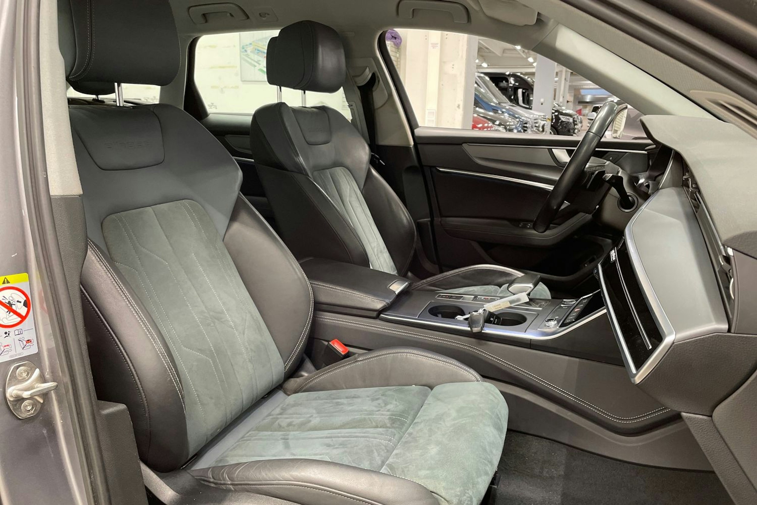 Harmaa Audi A6 ALLROAD QUATTRO 2020 kuva 31.