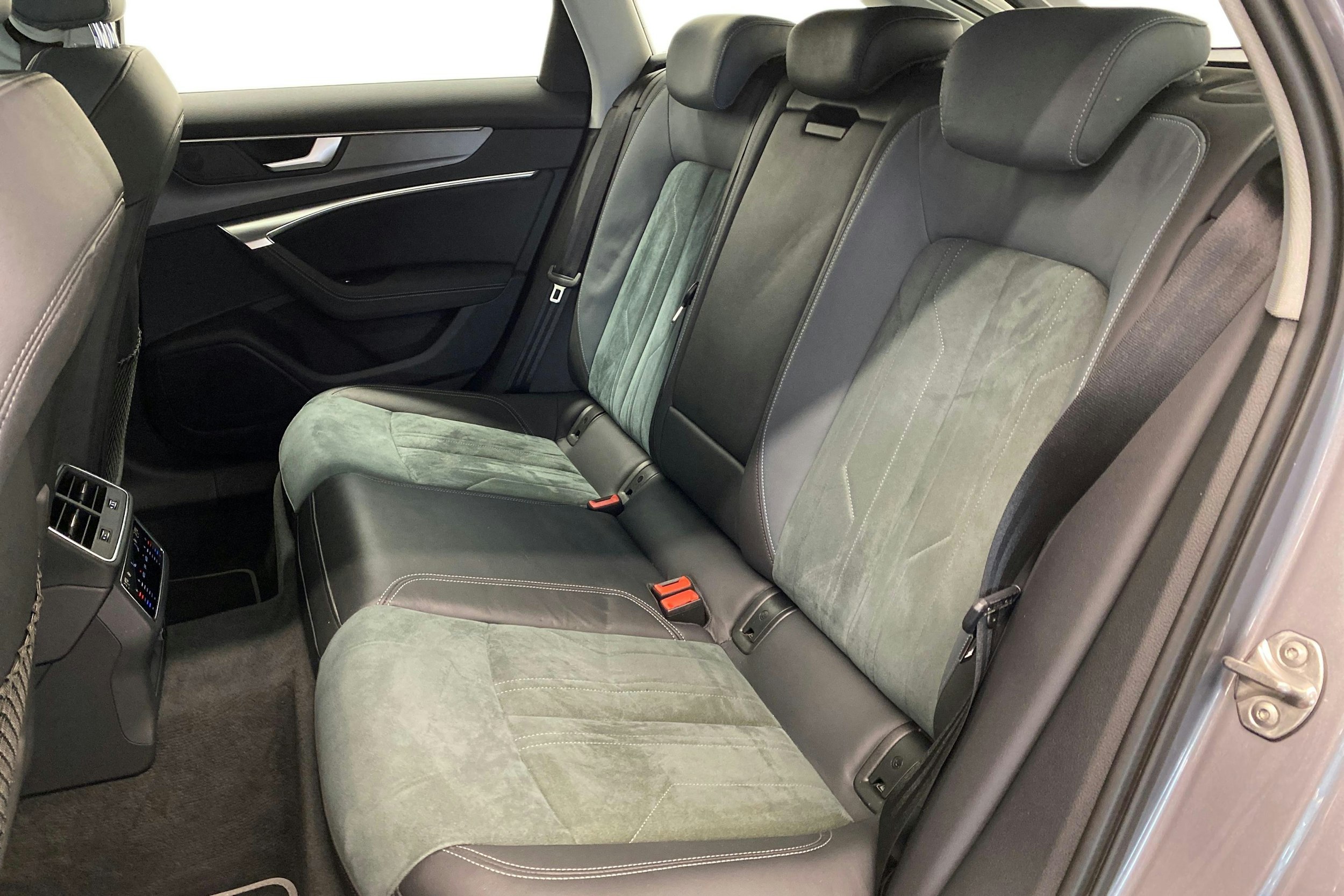 harmaa Audi A6 allroad quattro 2020 kuva 8.