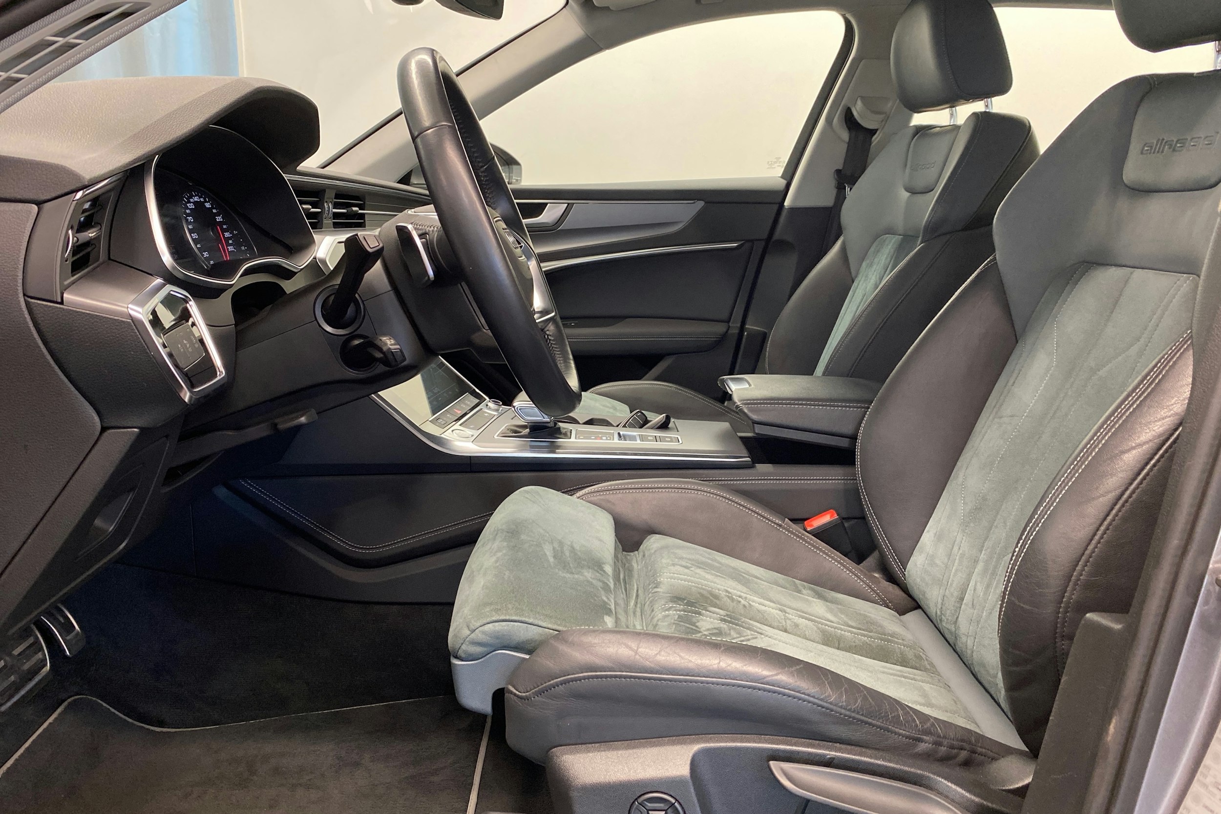 harmaa Audi A6 allroad quattro 2020 kuva 30.