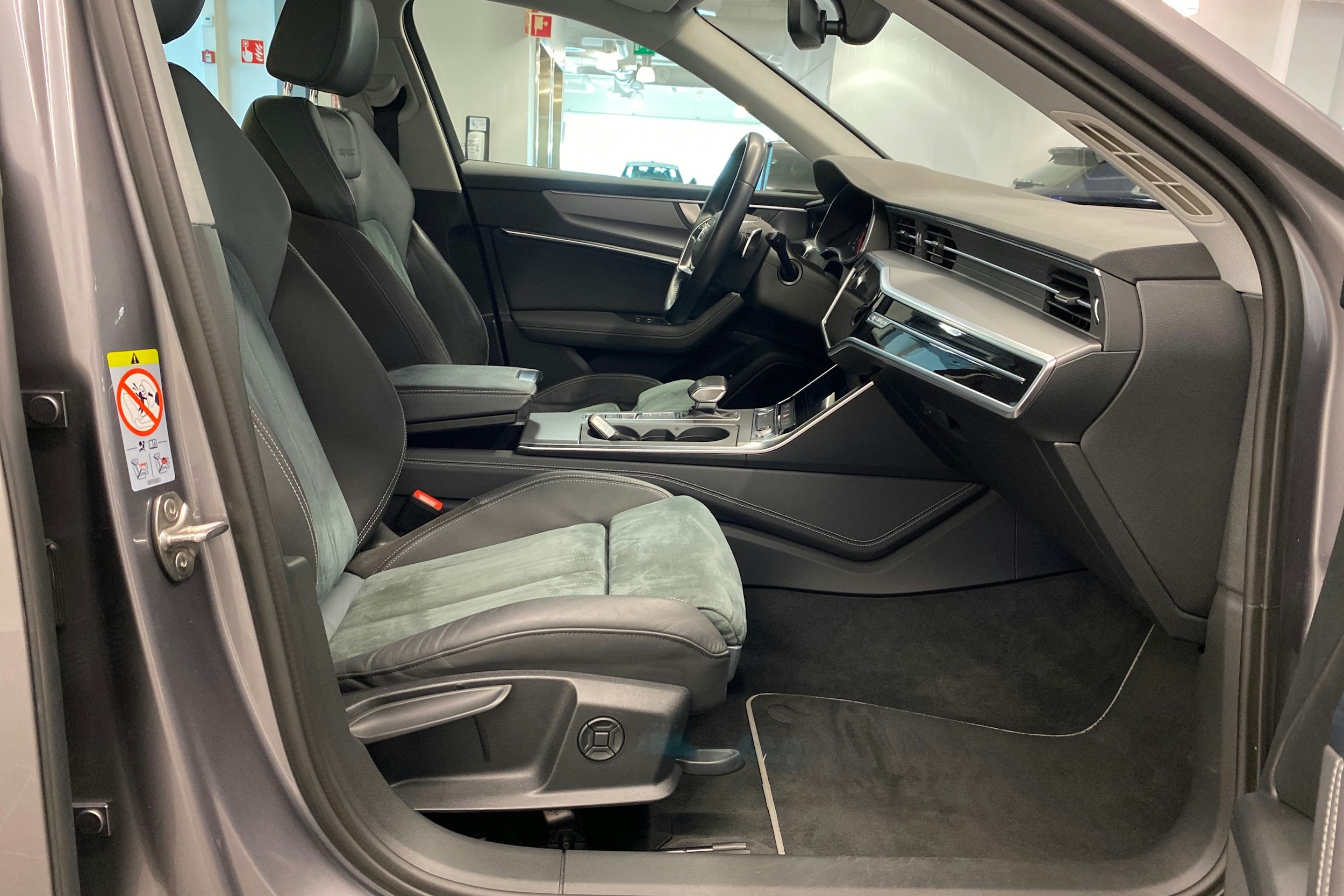 harmaa Audi A6 allroad quattro 2020 kuva 37.