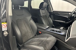 musta Audi A6 allroad quattro 2021 kuva 14.