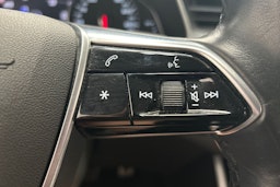 musta Audi A6 allroad quattro 2021 kuva 22.