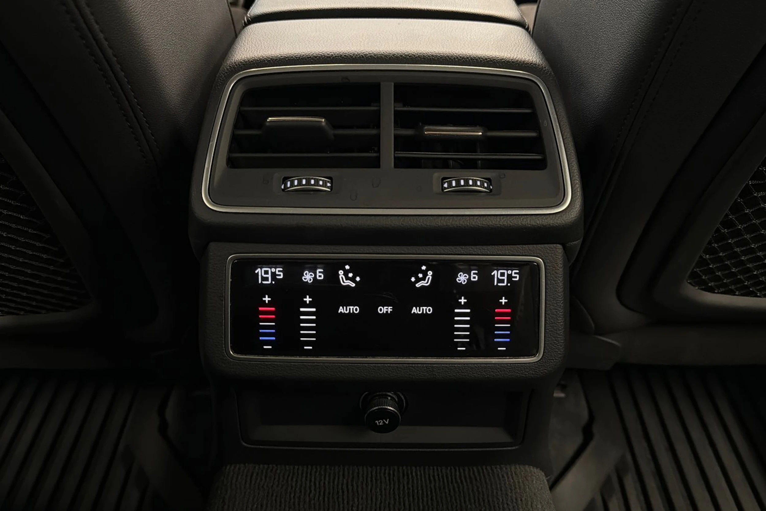 musta Audi A6 allroad quattro 2021 kuva 14.