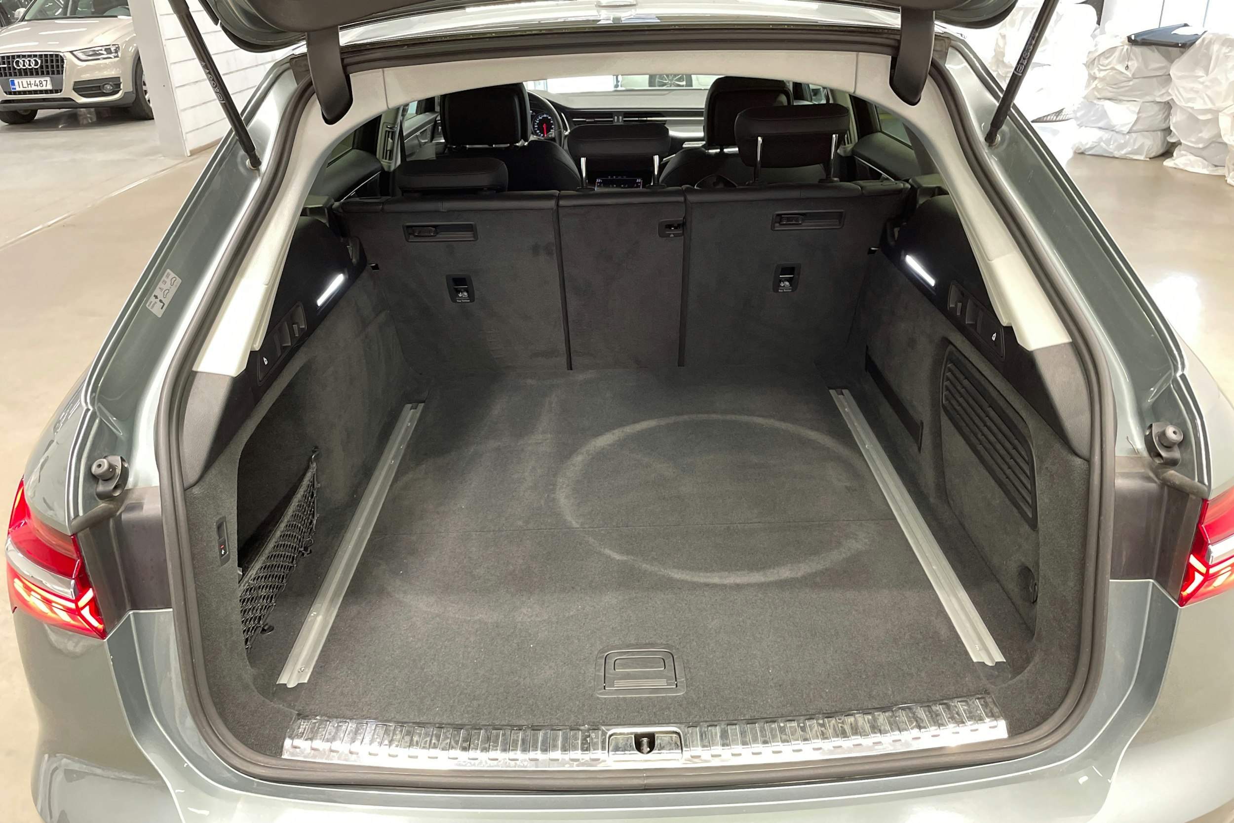 harmaa Audi A6 allroad quattro 2021 kuva 15.