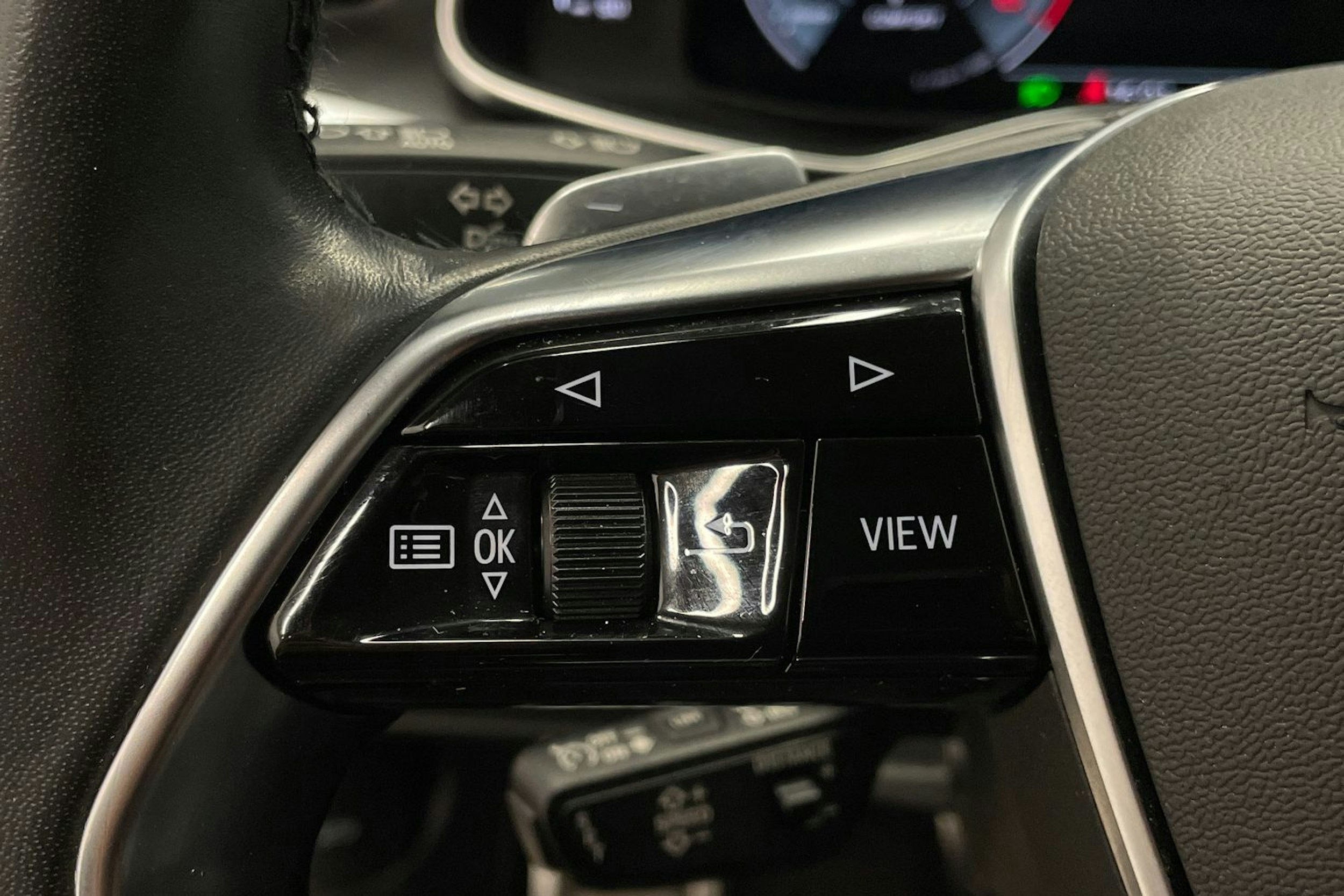 Musta Audi A6 ALLROAD QUATTRO 2022 kuva 19.