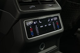 Musta Audi A6 ALLROAD QUATTRO 2022 kuva 27.