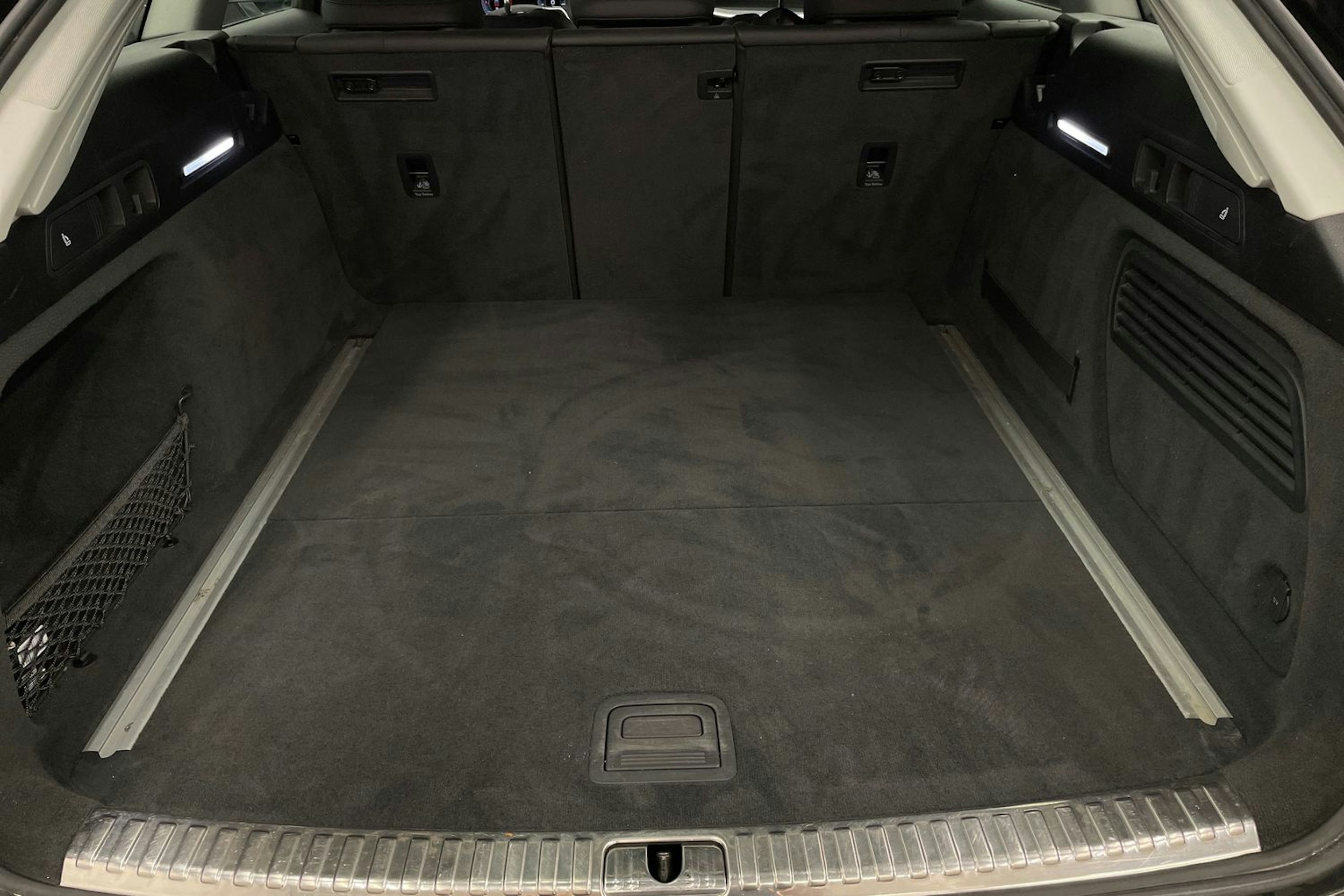 Musta Audi A6 ALLROAD QUATTRO 2022 kuva 28.