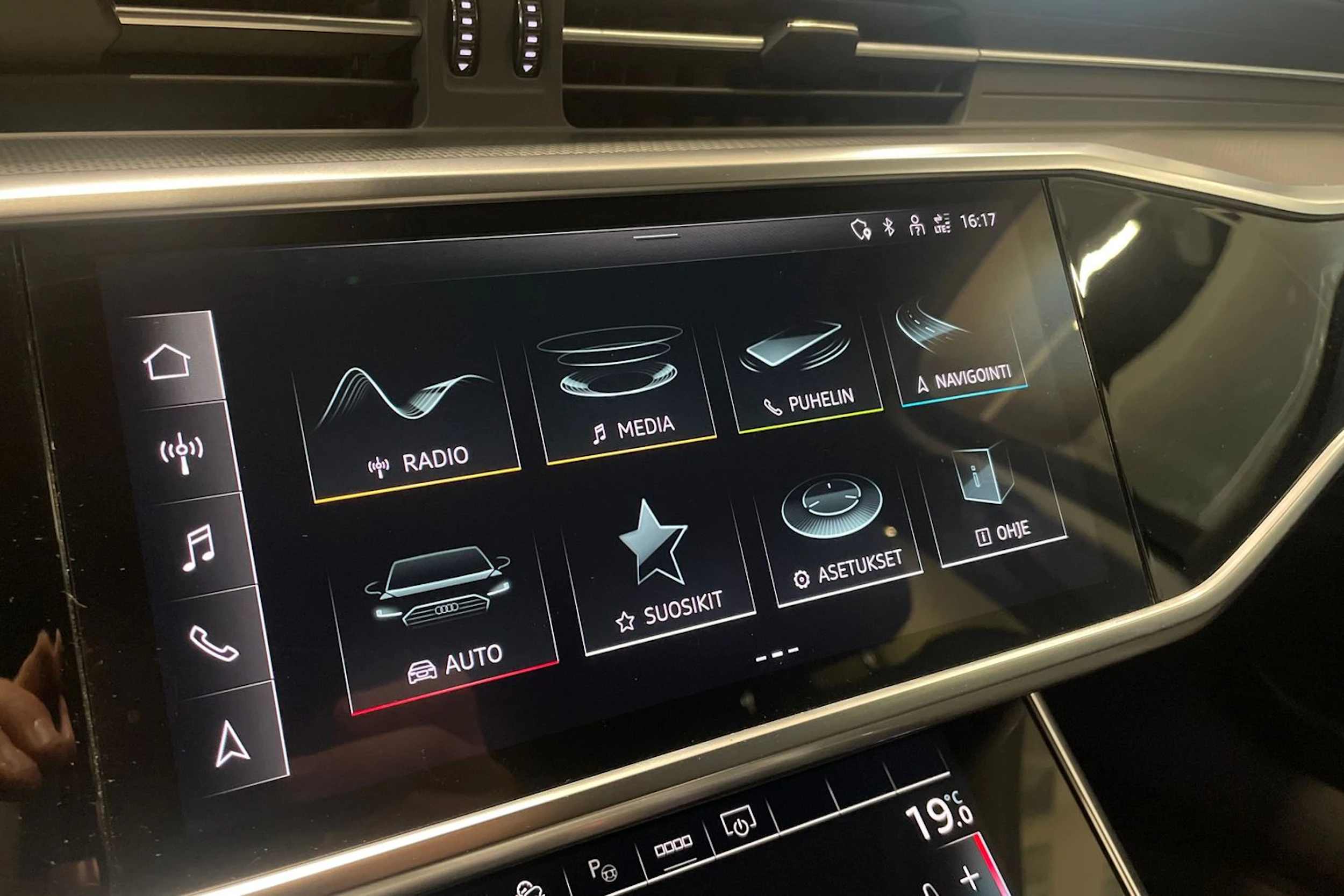 musta Audi A6 allroad quattro 2022 kuva 17.