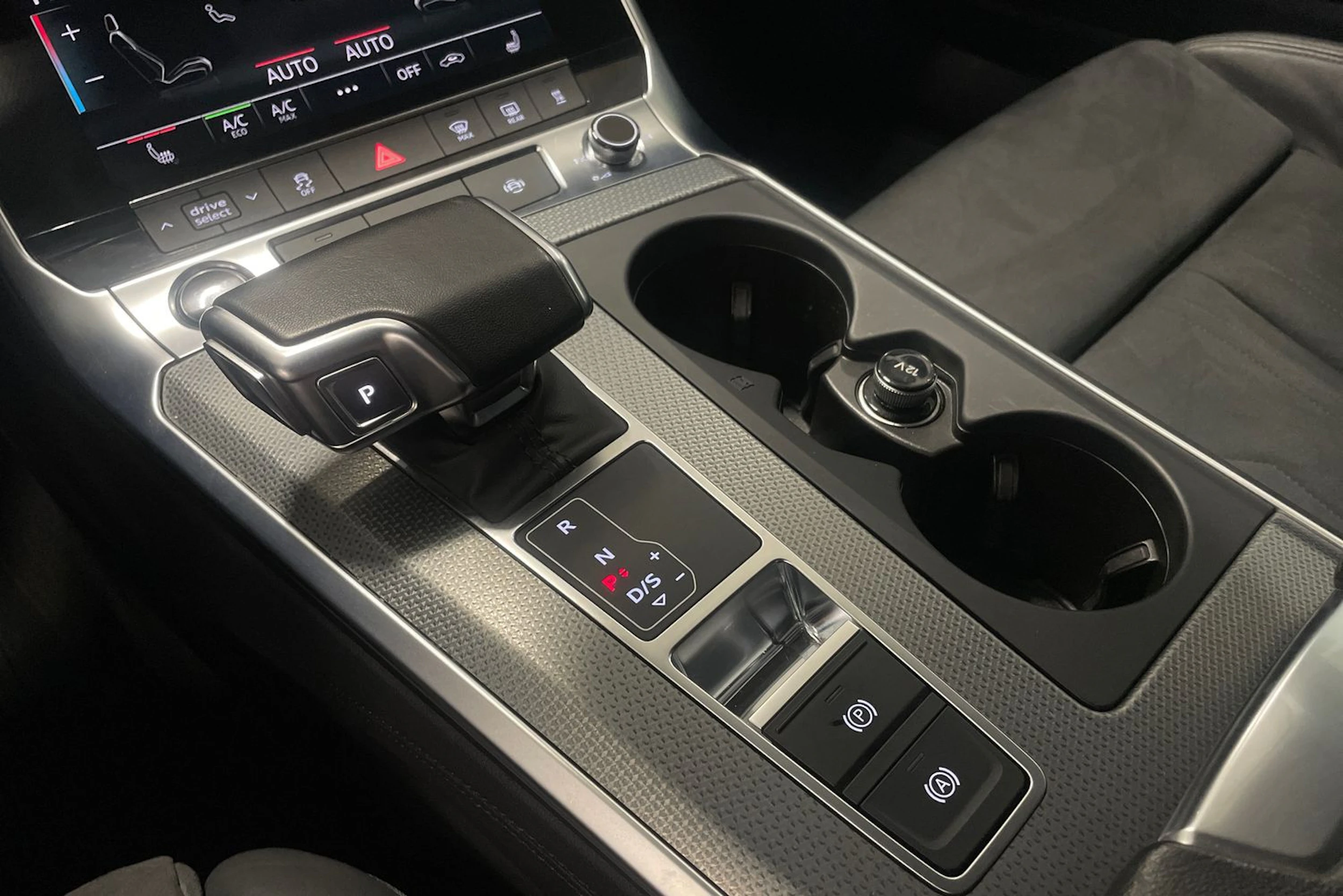 musta Audi A6 allroad quattro 2022 kuva 25.