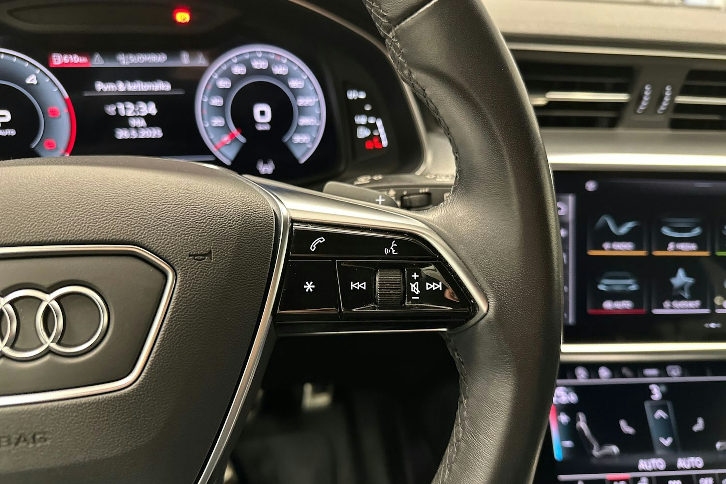 hopea Audi A6 allroad quattro 2023 kuva 15.