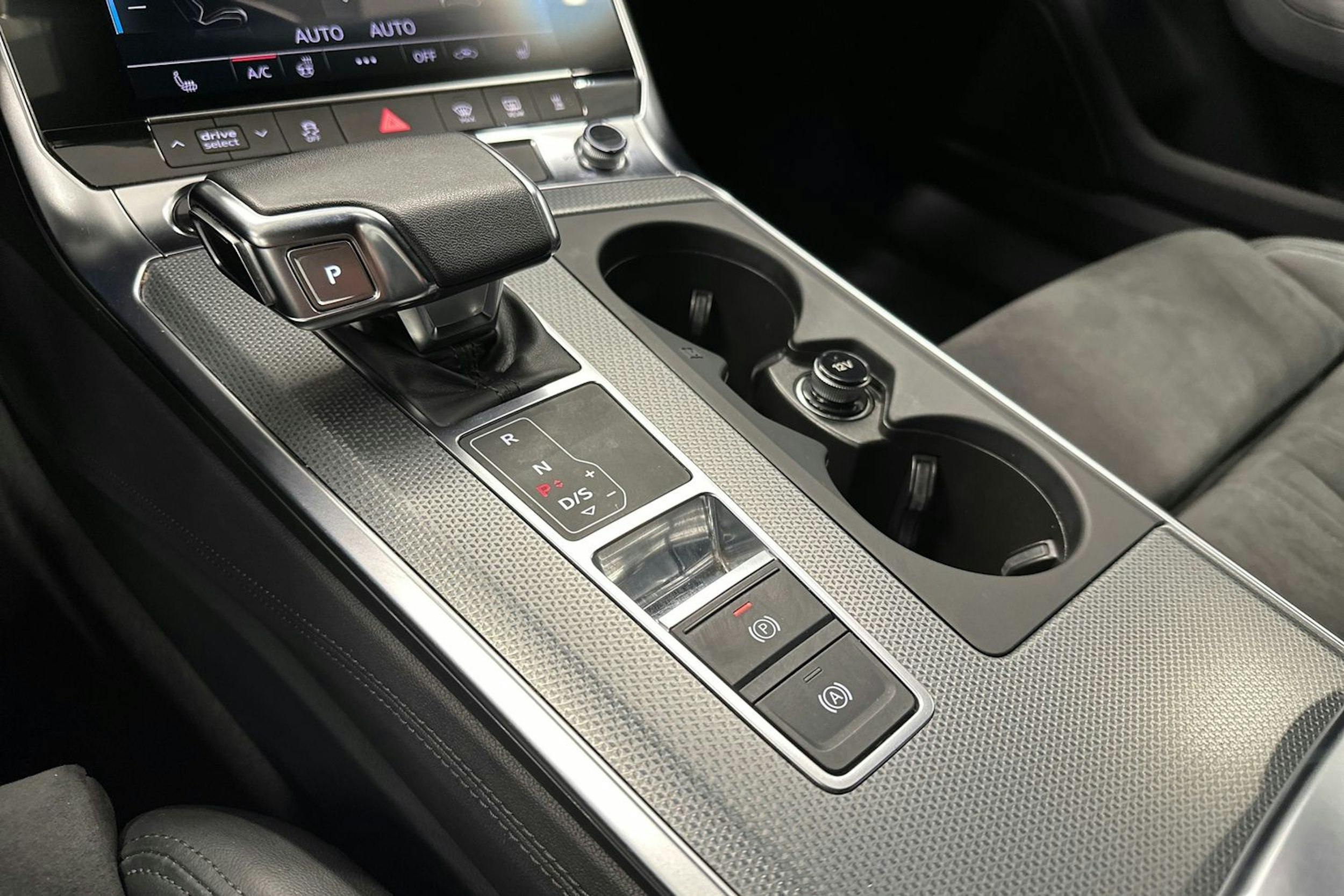 hopea Audi A6 allroad quattro 2023 kuva 28.