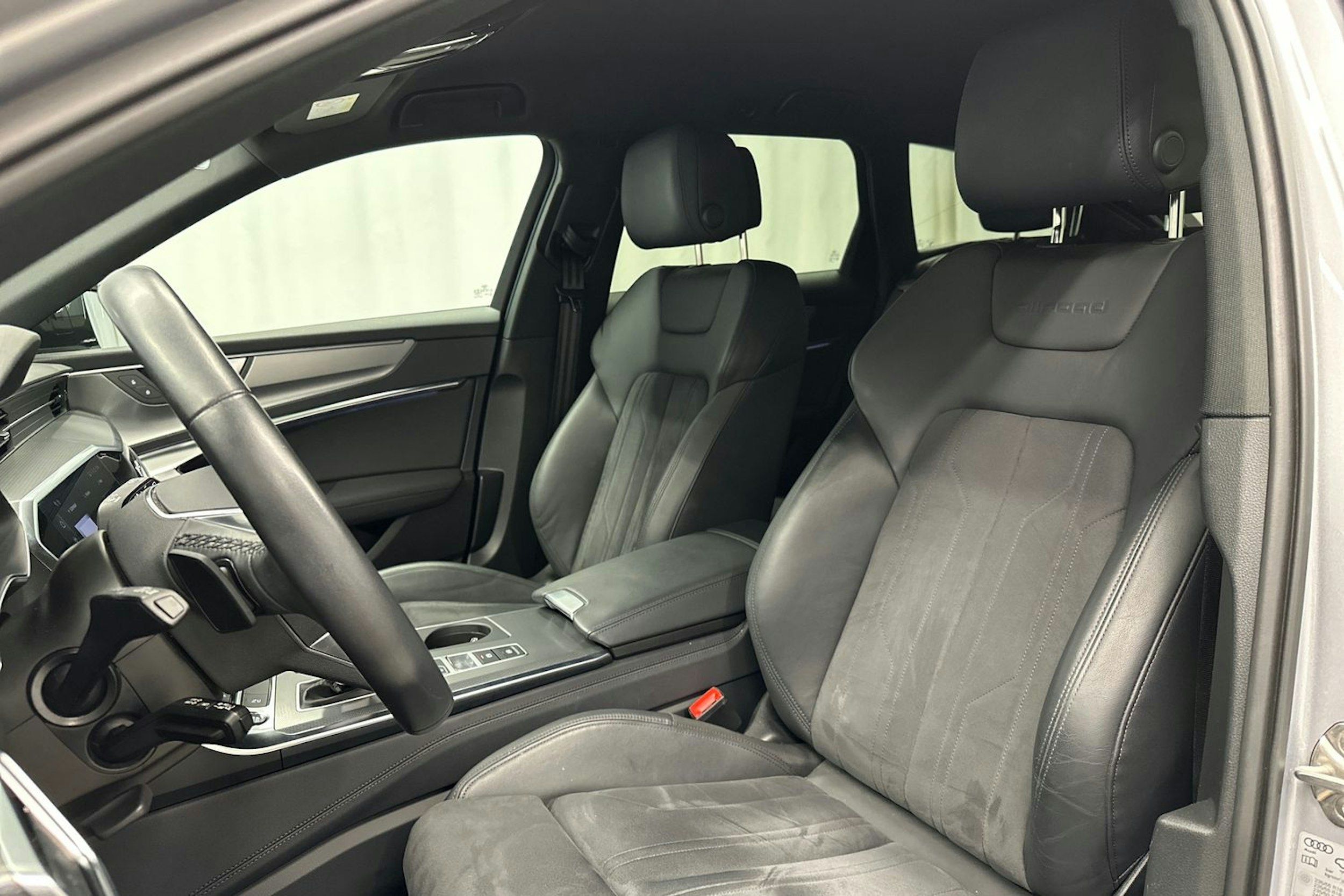 hopea Audi A6 allroad quattro 2023 kuva 29.