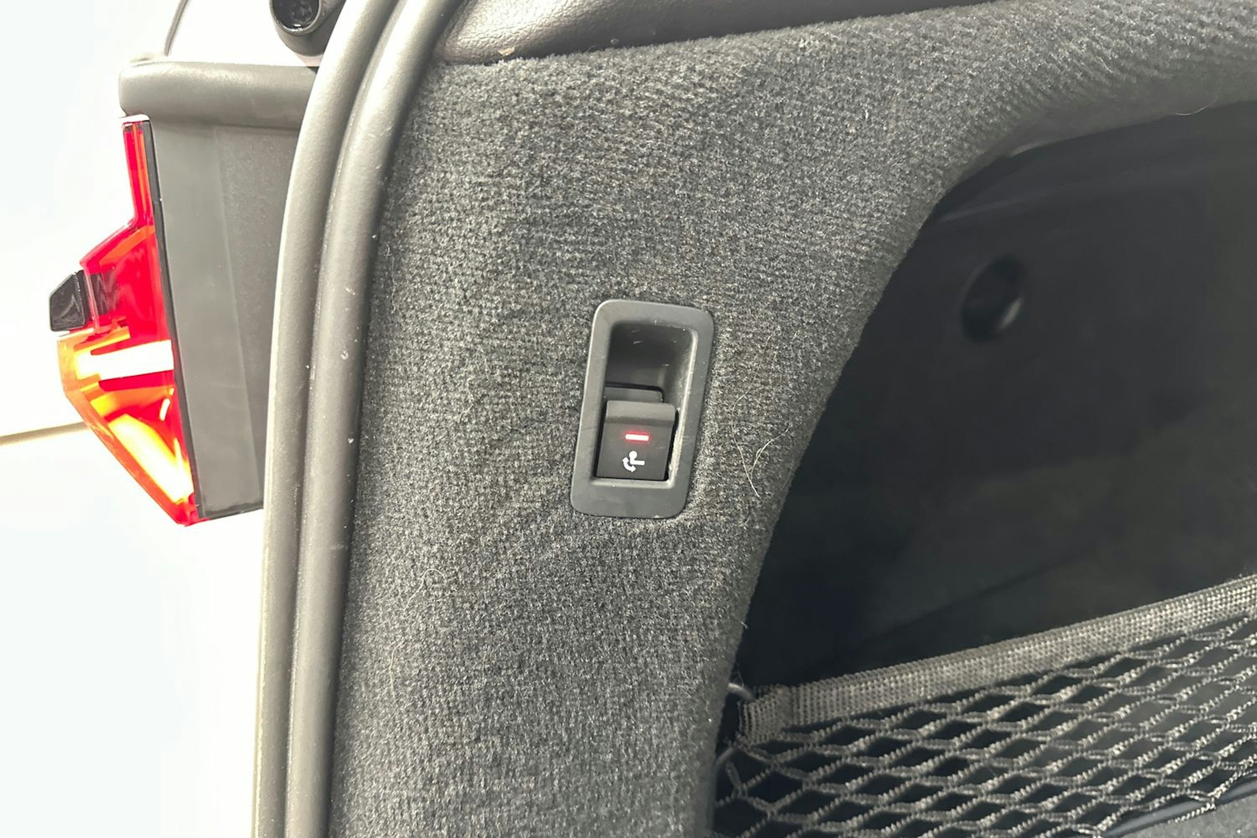 hopea Audi A6 allroad quattro 2023 kuva 32.