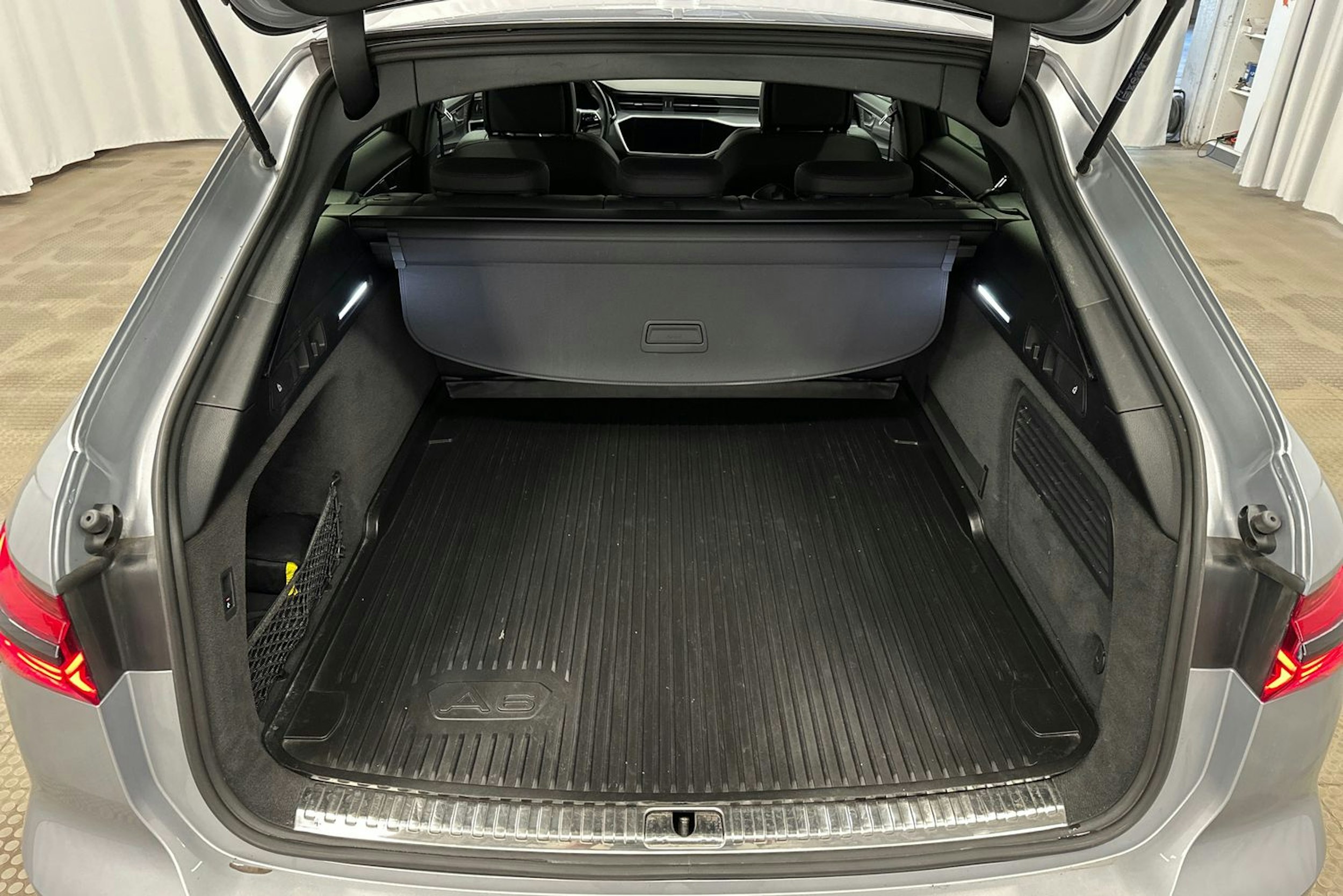 hopea Audi A6 allroad quattro 2023 kuva 14.