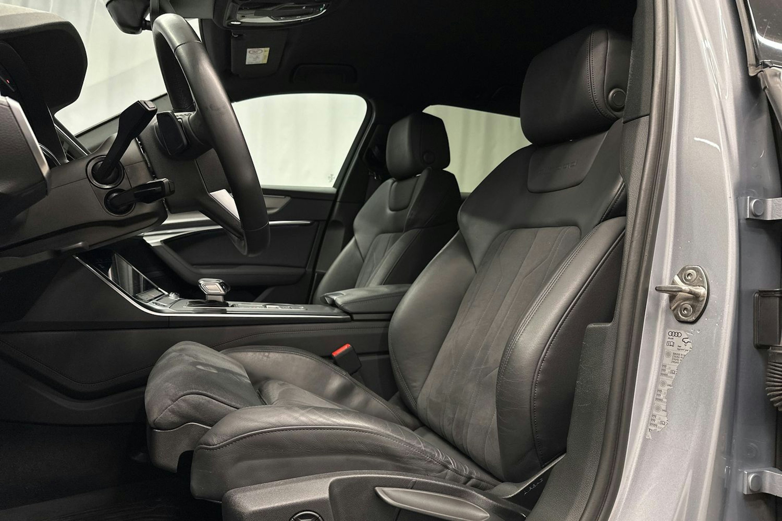 hopea Audi A6 allroad quattro 2023 kuva 17.