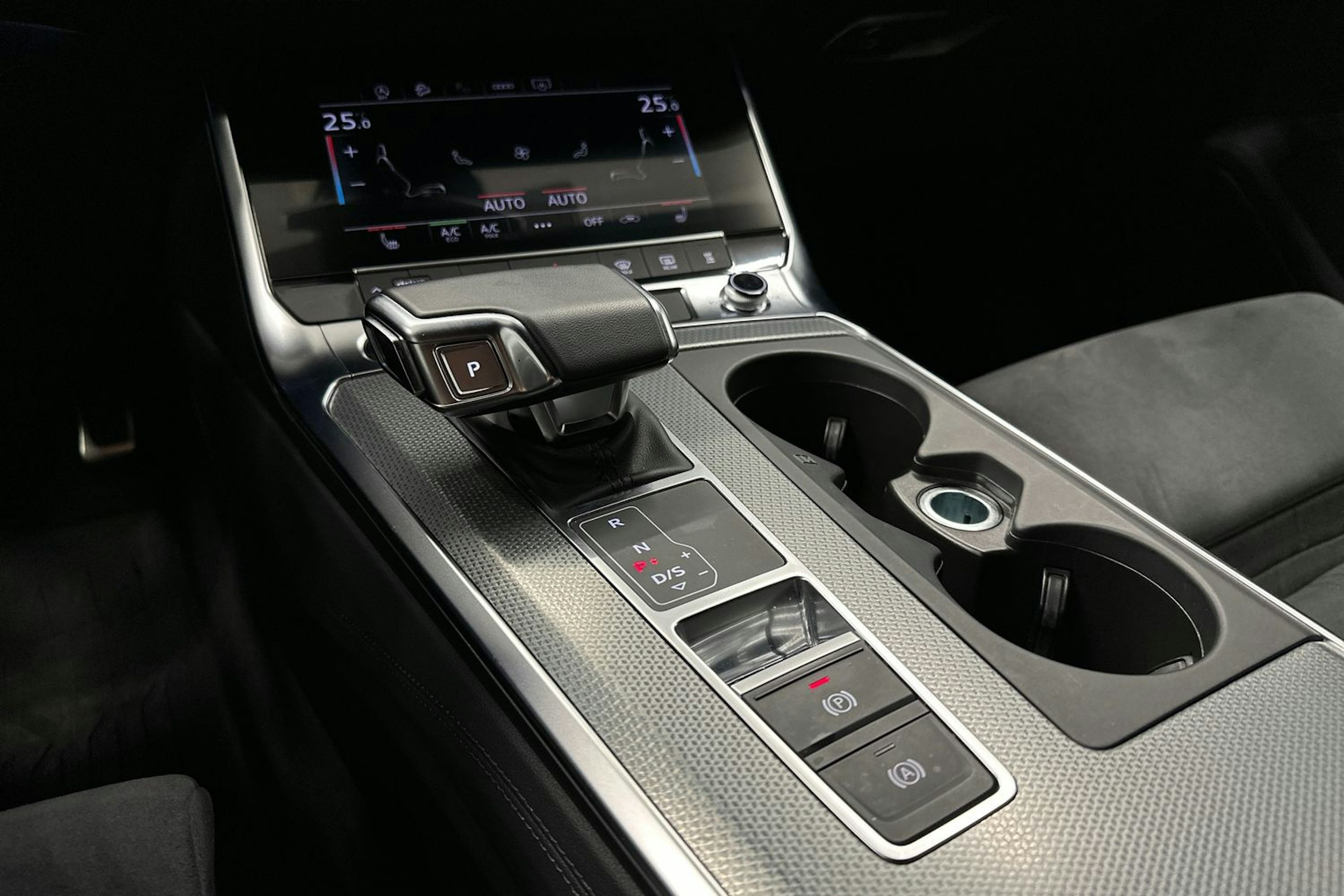 hopea Audi A6 allroad quattro 2023 kuva 24.