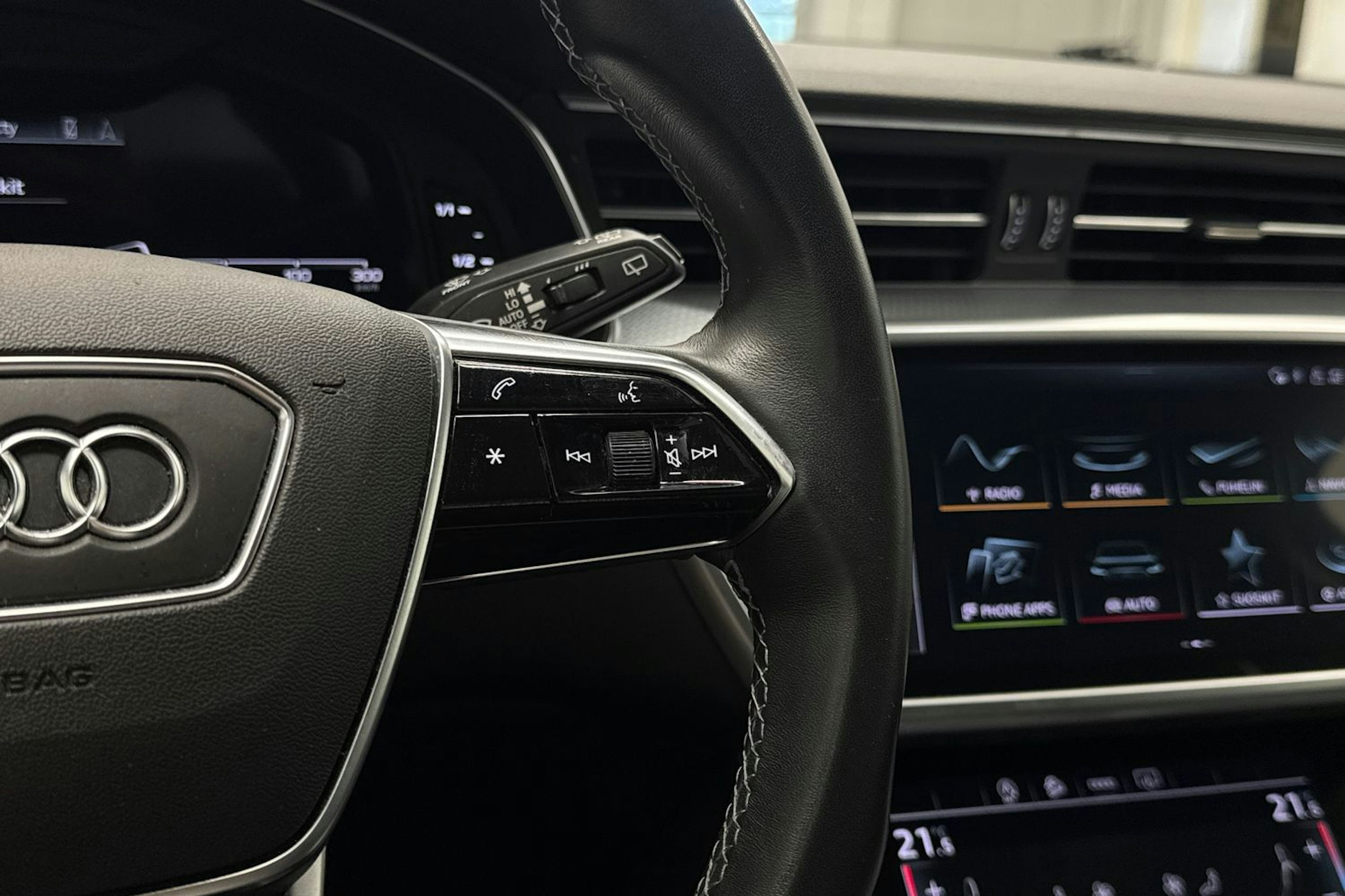Valkoinen Audi A6 ALLROAD QUATTRO 2023 kuva 14.