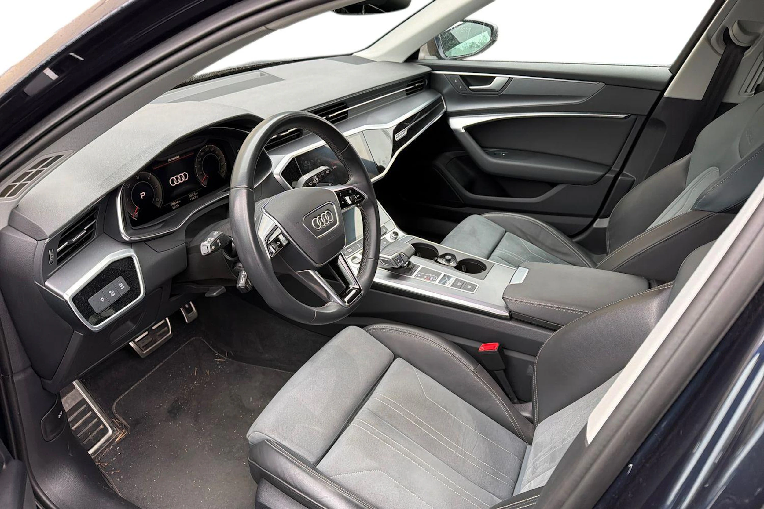 sininen Audi A6 allroad quattro 2024 kuva 3.