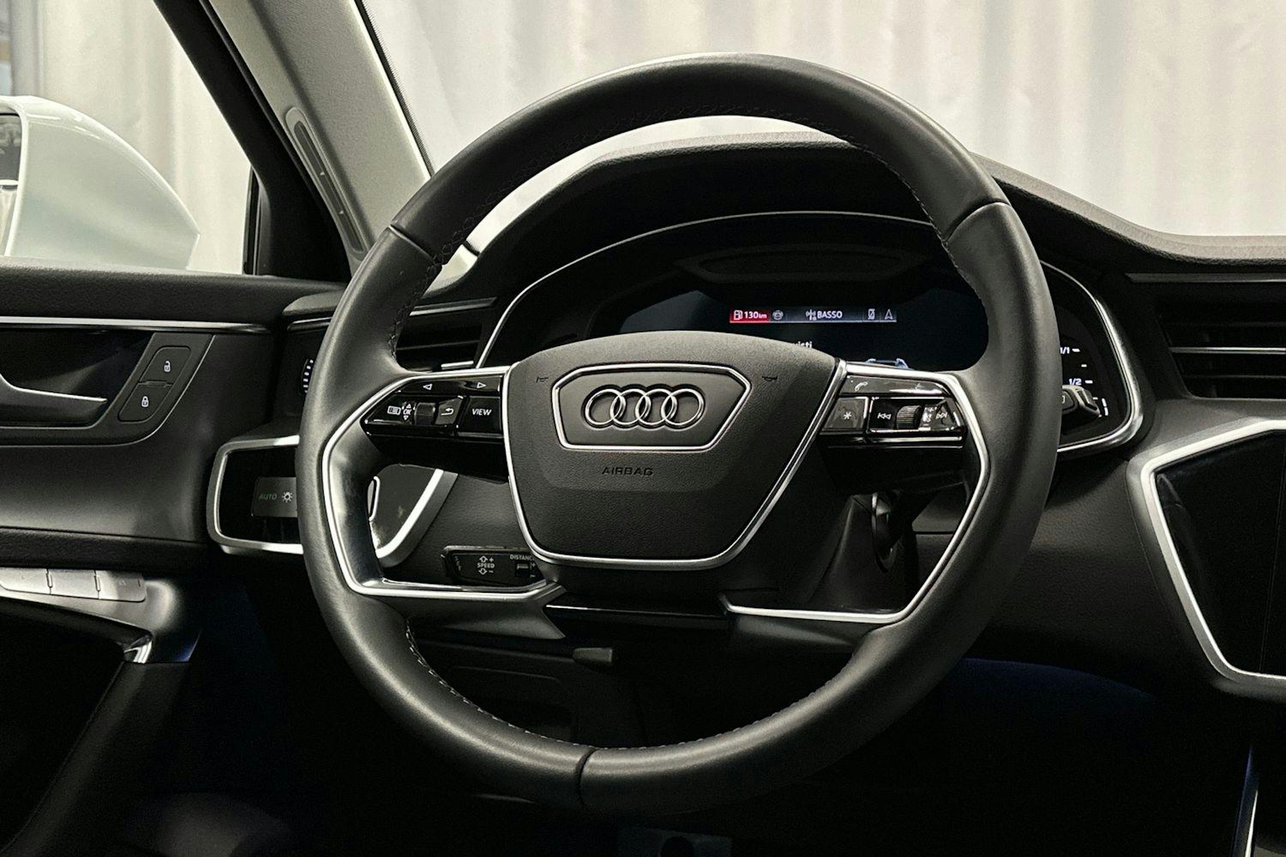 valkoinen Audi A6 allroad quattro 2024 kuva 11.