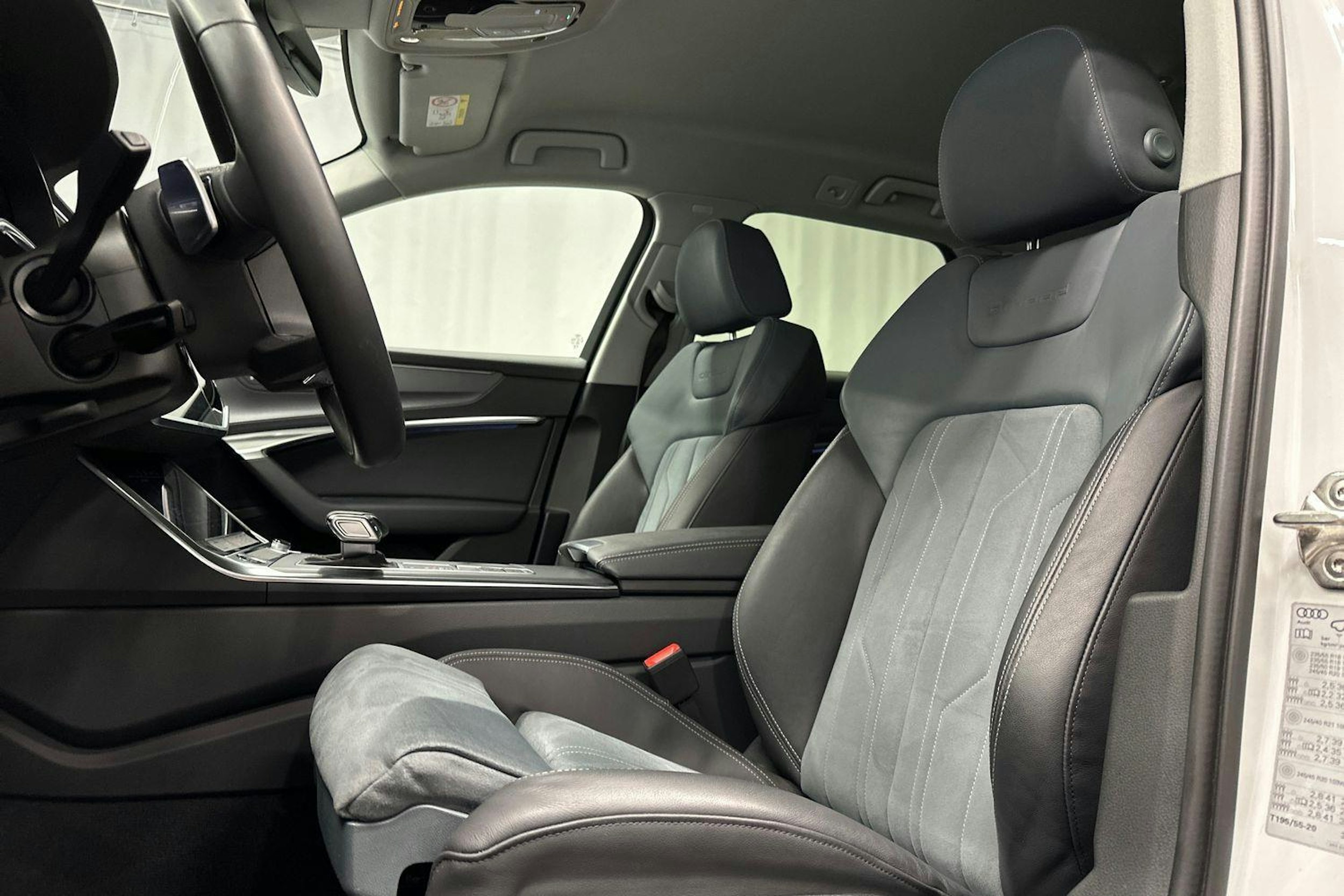 valkoinen Audi A6 allroad quattro 2024 kuva 12.