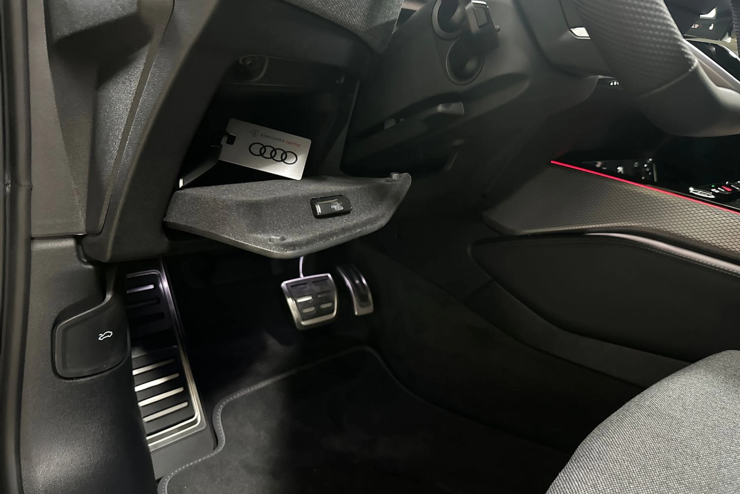 met. musta Audi A6 allroad quattro 2026 kuva 38.