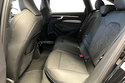 musta Audi A6 allroad quattro 2026 kuva 8.