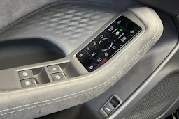 musta Audi A6 allroad quattro 2026 kuva 14.