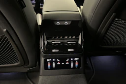 musta Audi A6 allroad quattro 2026 kuva 16.