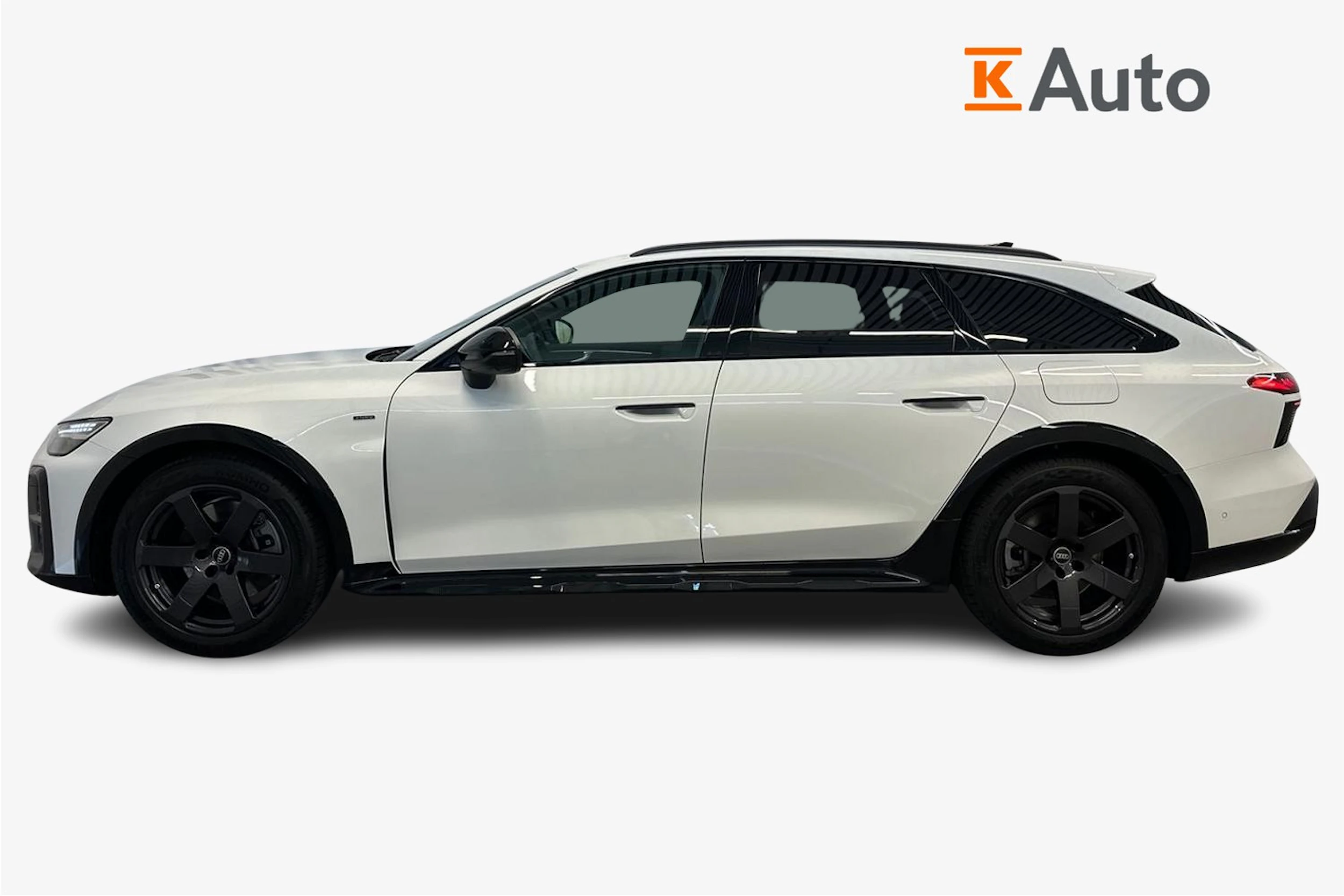 jäätikön valkoinen Audi A6 allroad quattro 2026 kuva 5.