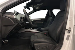 jäätikön valkoinen Audi A6 allroad quattro 2026 kuva 7.