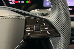 jäätikön valkoinen Audi A6 allroad quattro 2026 kuva 17.