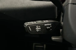 jäätikön valkoinen Audi A6 allroad quattro 2026 kuva 18.