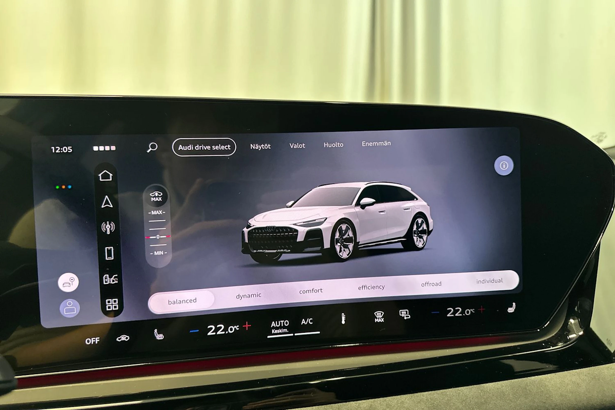 jäätikön valkoinen Audi A6 allroad quattro 2026 kuva 23.