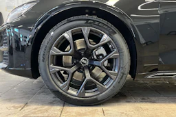 musta Audi A6 allroad quattro 2026 kuva 10.