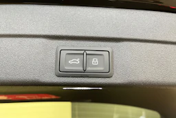 musta Audi A6 allroad quattro 2026 kuva 13.