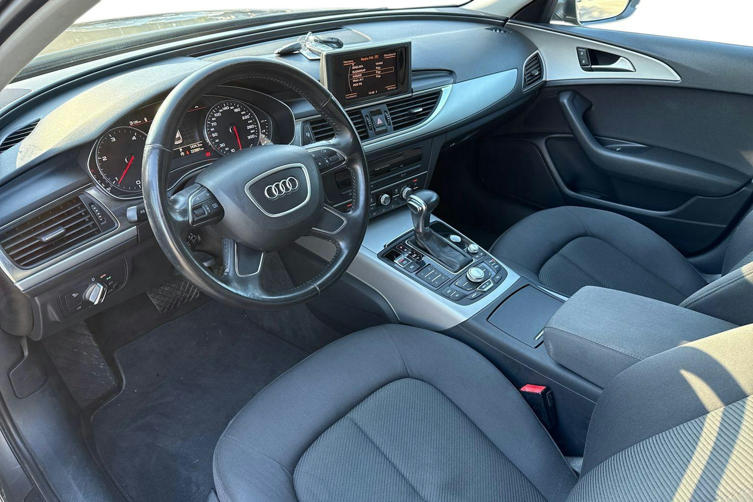 Harmaa Audi A6 2012 kuva 7.