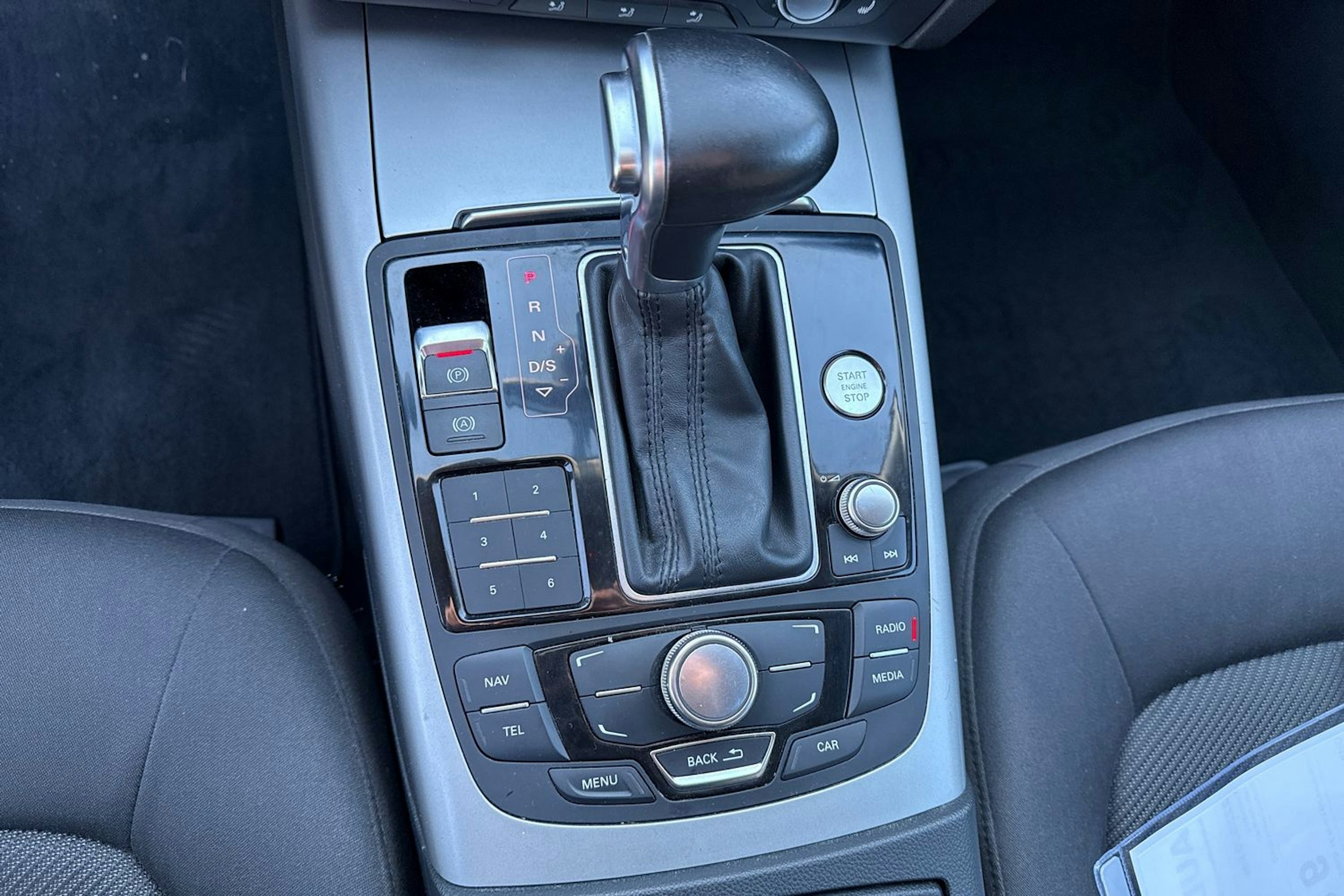 Harmaa Audi A6 2012 kuva 25.