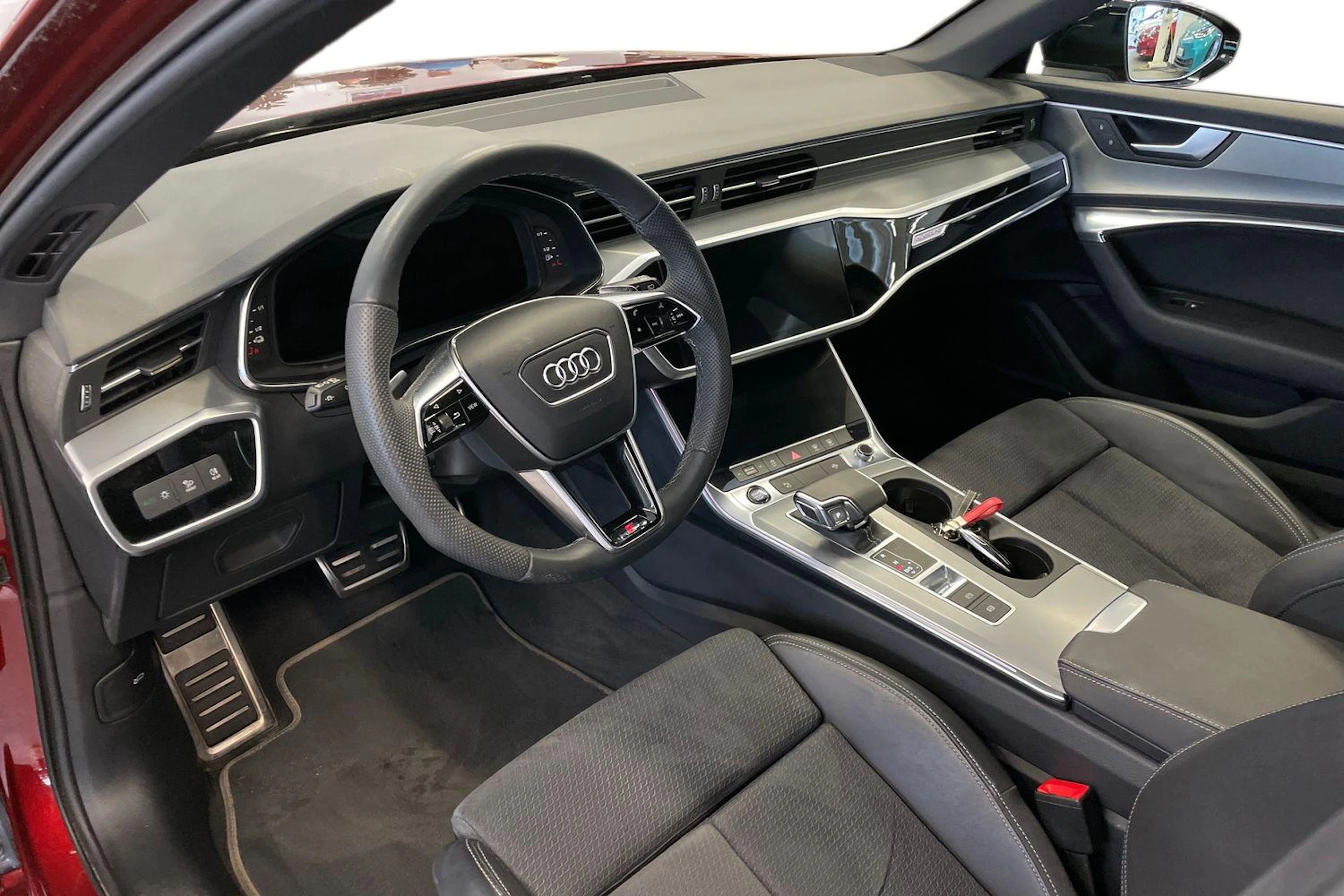 Punainen Audi A6 2024 kuva 6.