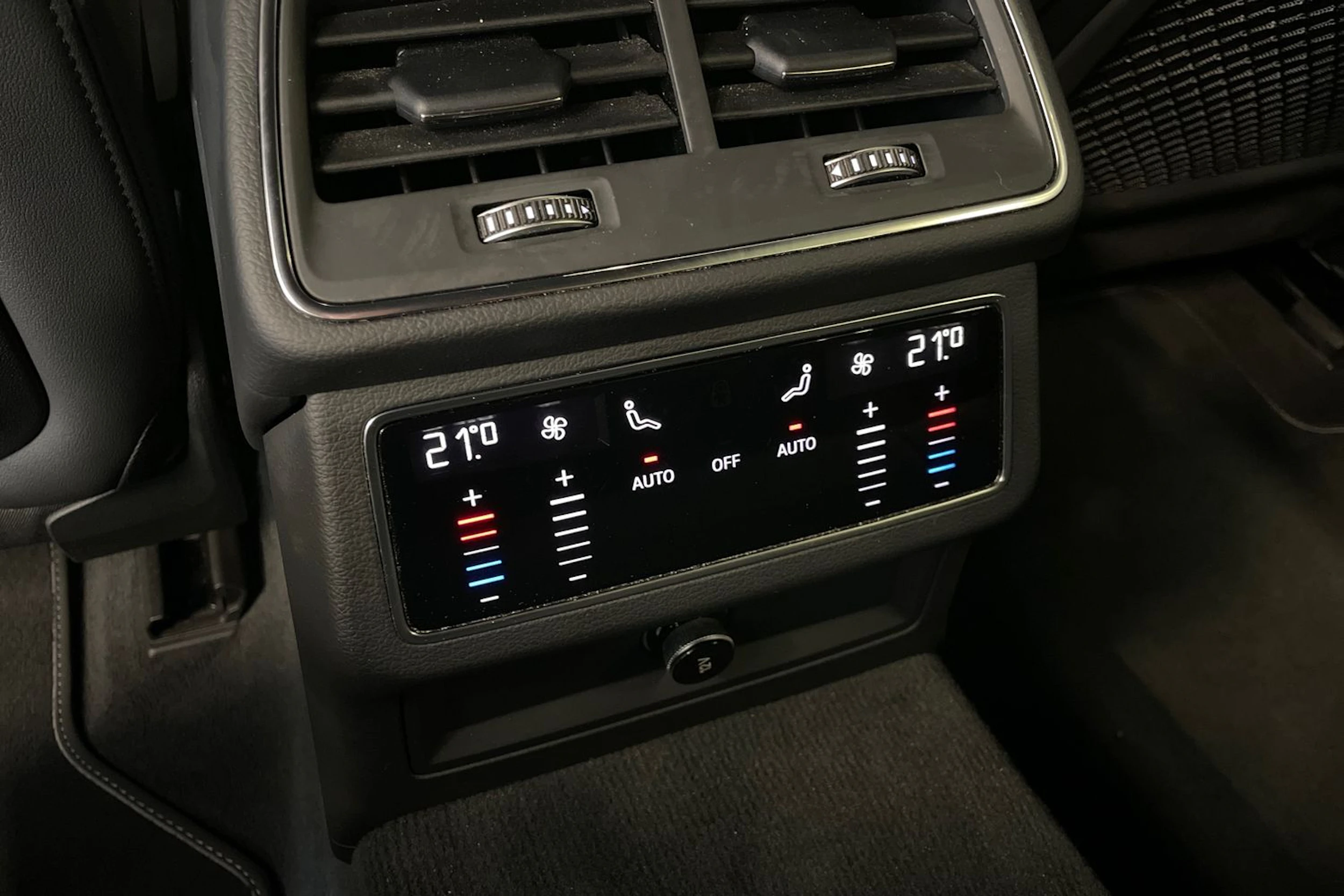 Punainen Audi A6 2024 kuva 13.