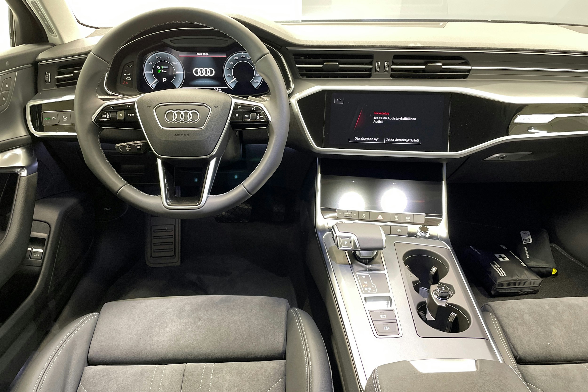 Valkoinen Audi A6 2024 kuva 7.