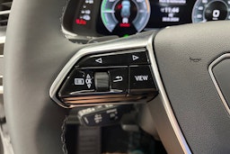 Valkoinen Audi A6 2024 kuva 17.