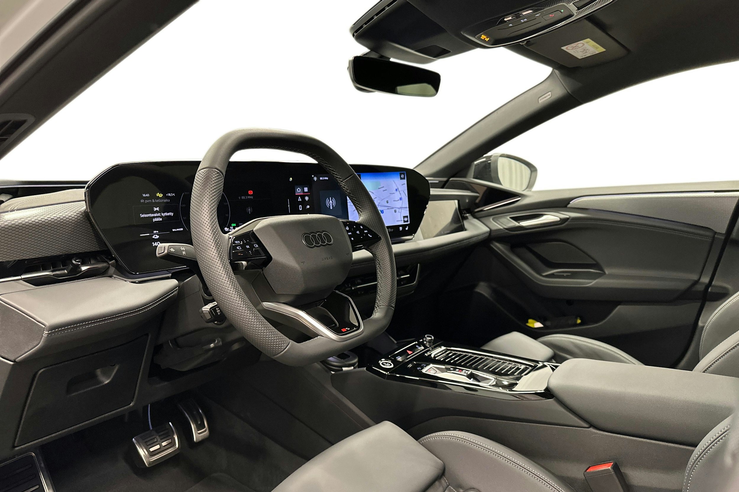 valkoinen Audi A6 e-tron 2025 kuva 7.