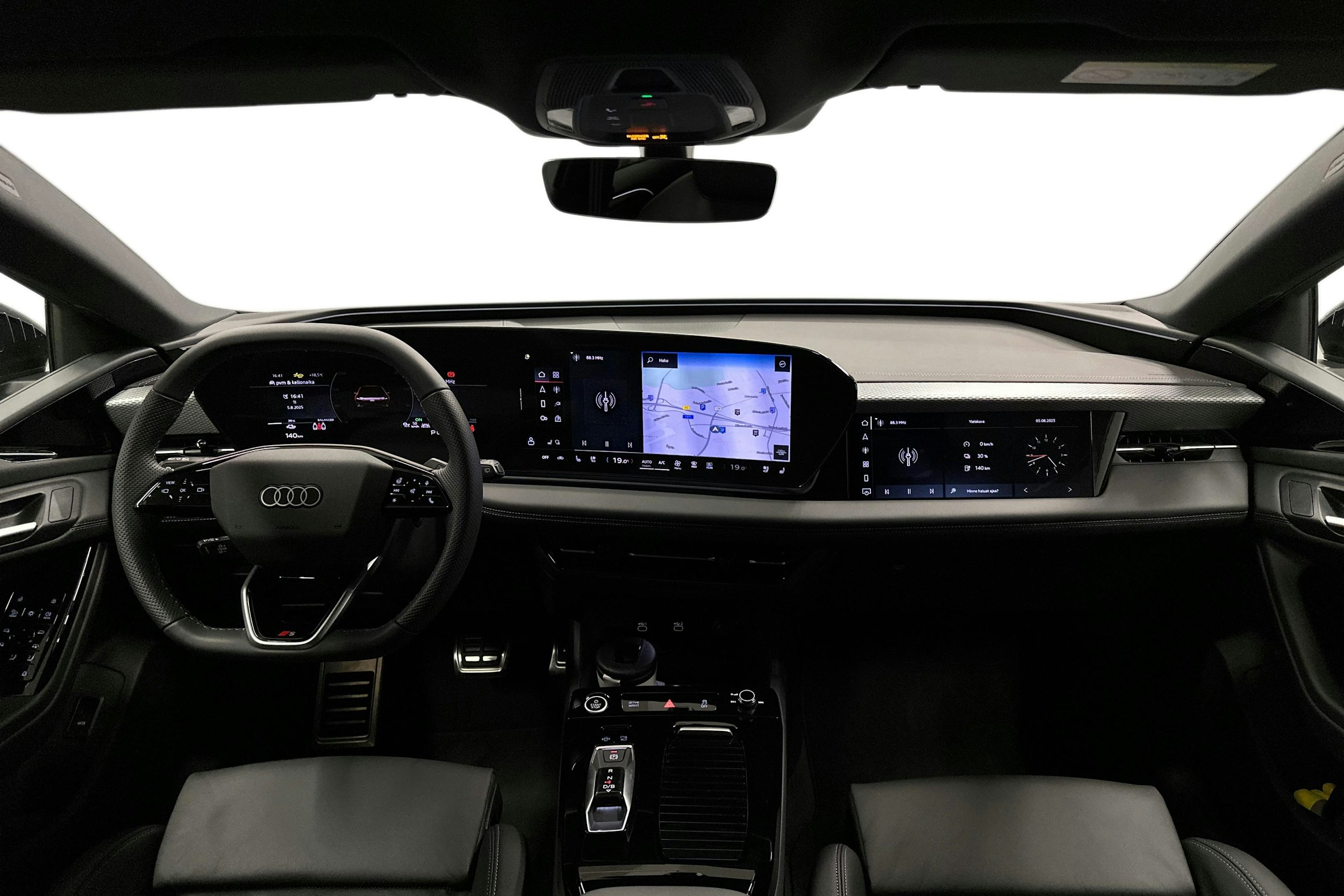 valkoinen Audi A6 e-tron 2025 kuva 9.