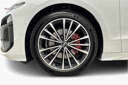 valkoinen Audi A6 e-tron 2025 kuva 11.