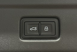 valkoinen Audi A6 e-tron 2025 kuva 14.