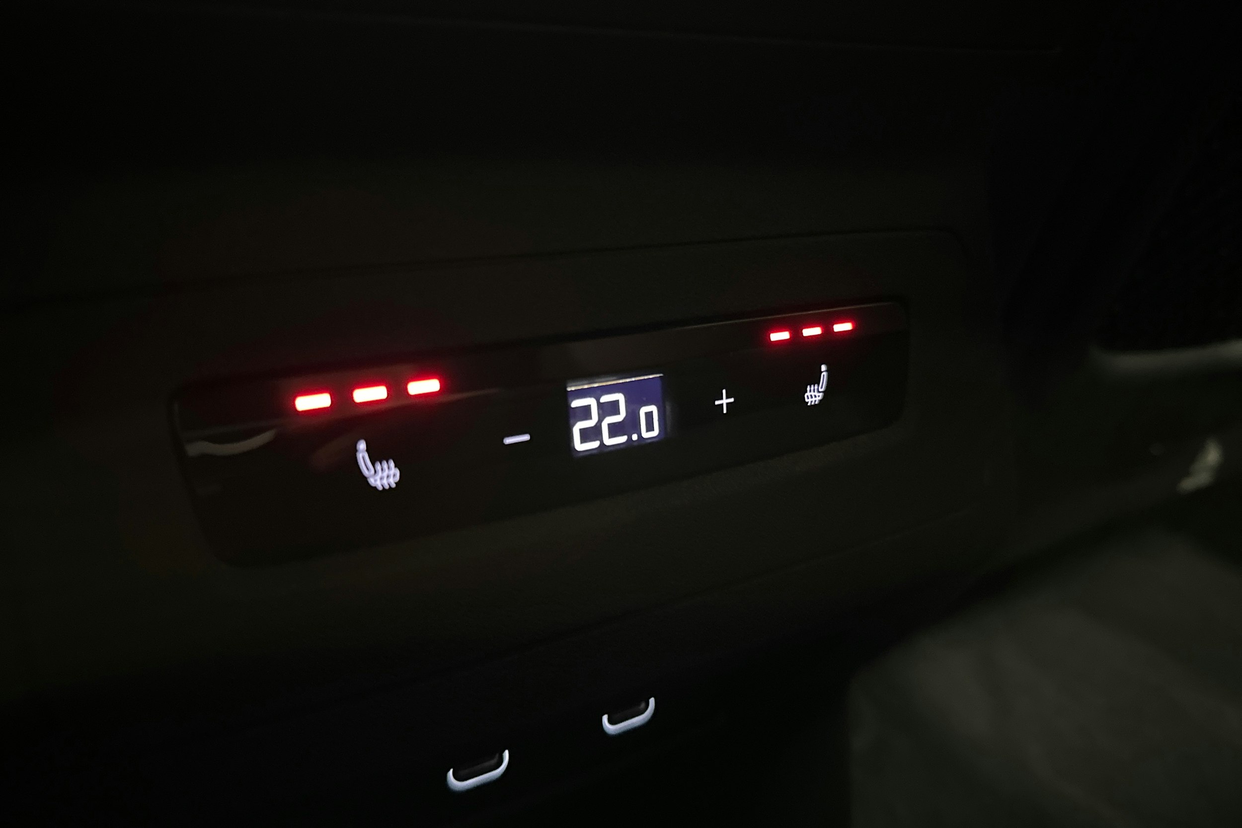 valkoinen Audi A6 e-tron 2025 kuva 16.
