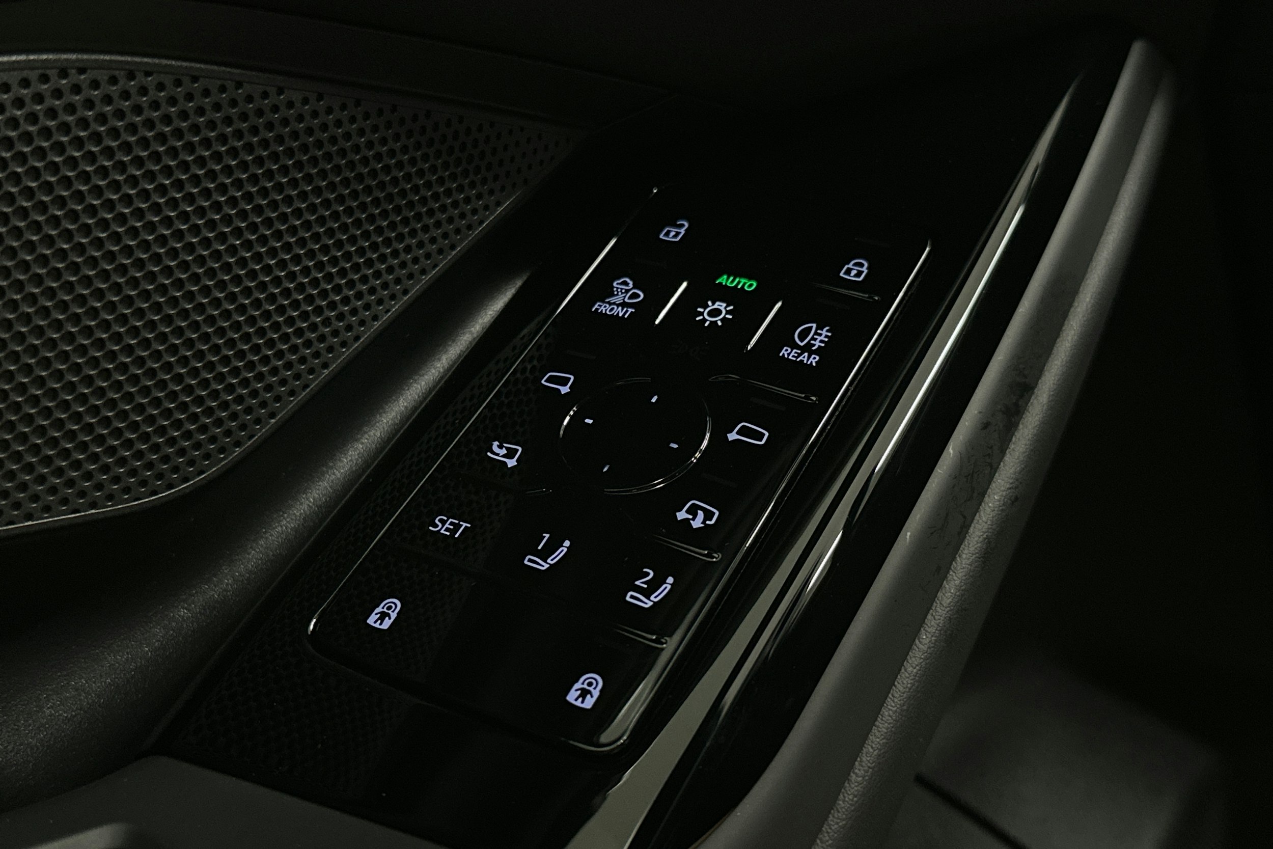 valkoinen Audi A6 e-tron 2025 kuva 20.