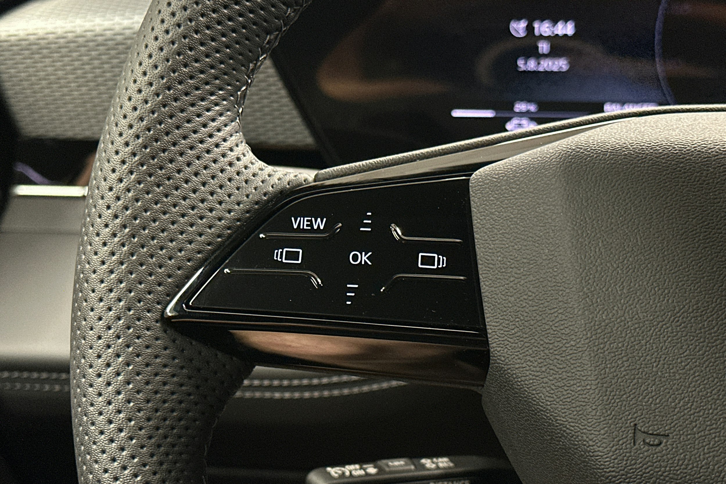 valkoinen Audi A6 e-tron 2025 kuva 22.